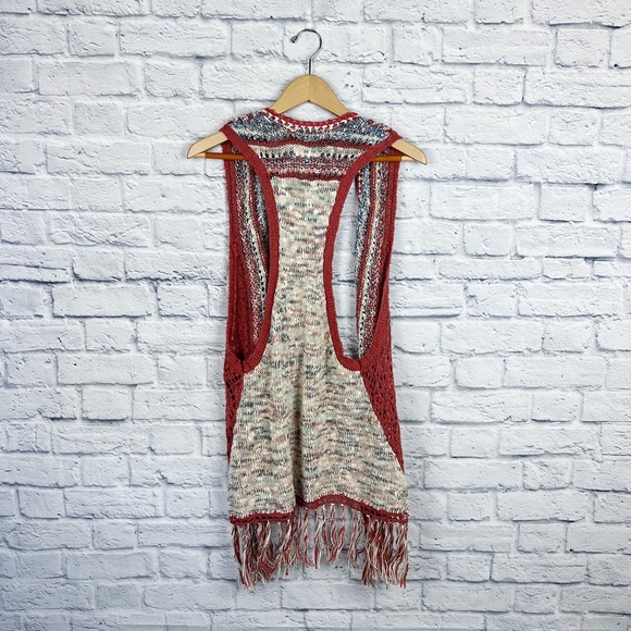 Gimmicks BKE Red Knitted Tassel Vest Small - Picture 4 of 6